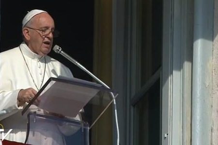 Papa Francisco durante oração mariana do Angelus neste domingo, 15. / Foto: CTV